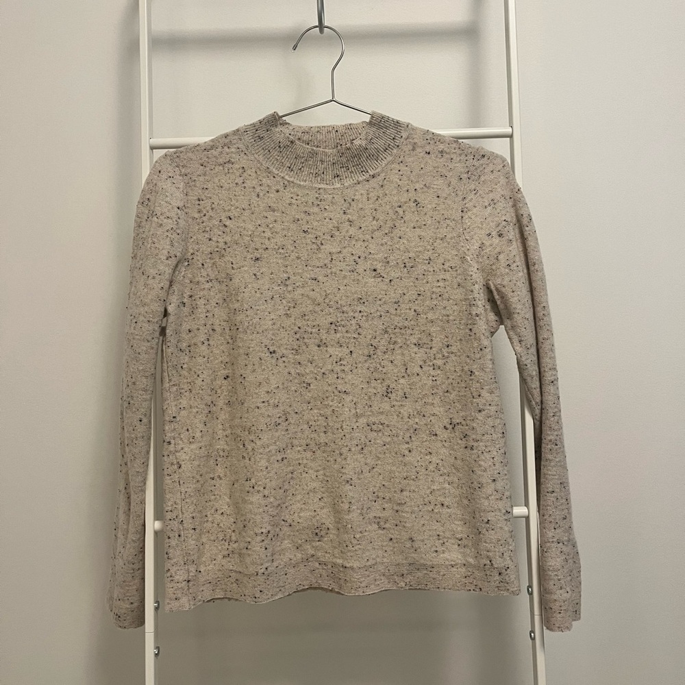 Brand new long sleeve knit sweater, size S